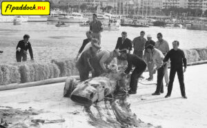 1967 год. Оказание помощи Лоренцо Бандини после его аварии в Гран-При Монако