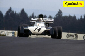 1972 год. Майк Хэйлвуд представляет команду Rob Walker, пилотируя Surtees TS9B Ford Cosworth в дни проведения Гран-При Германии