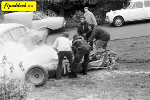 1968 год. Оказание помощи Брайану Редману после его аварии на 7-м круге Гран-При Бельгии