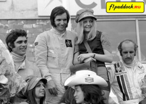 1972 год. Франсуа Сэвер, Эмерсон Фиттипальди и Дэнни Хьюм на церемонии награждения Гран-При Бельгии