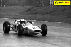1964 год. Ронни Бакнум за рулём Honda RA271 в Гран-При Италии